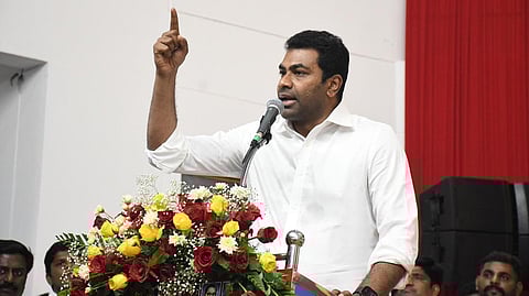 தவெக தேர்தல் மேலாண்மை குழு பொதுச் செயலாளர் ஆதவ் அர்ஜுனா | படம்: எஸ். குரு பிரசாத்