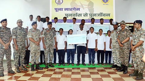 சத்தீஸ்கரில் 66 நக்சலைட்கள் சரண்: பாதுகாப்பு படையினரின் நடவடிக்கையால் மறுவாழ்வுக்கு திரும்பினர்