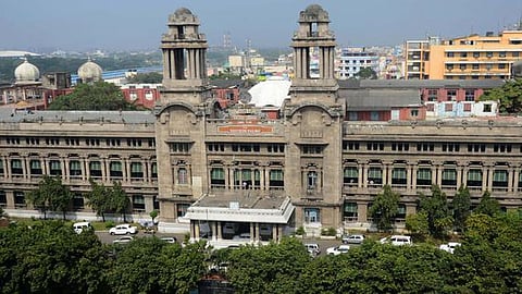 தெற்கு ரயில்வேயில் 5 பேர் உட்பட நாடு முழுவதும் 32 கோட்ட மேலாளர்கள் இடமாற்றம்