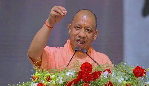 உ.பி.யில் நீண்ட காலம் முதல்வர் பதவி வகித்தவர் பட்டியலில் ஆதித்யநாத் முதலிடம்