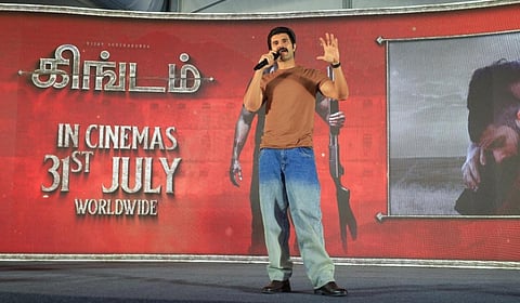 அனிருத்தை கடத்தி பக்கத்தில் வைத்துக் கொள்வேன்: ‘கிங்டம்’ படவிழாவில் விஜய் தேவரகொண்டா பேச்சு