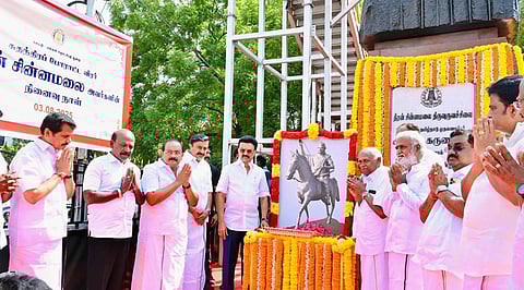 ‘தன்மான உணர்வை விதைத்த வீரப்பெருஞ்சுடர்’ - தீரன் சின்னமலைக்கு முதல்வர் ஸ்டாலின் மலர்தூவி மரியாதை