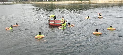 மேட்டூர் அருகே ஏரியில் மூழ்கிய இளைஞர் - ஸ்கூபா டைவிங் மூலம் உடல் மீட்பு