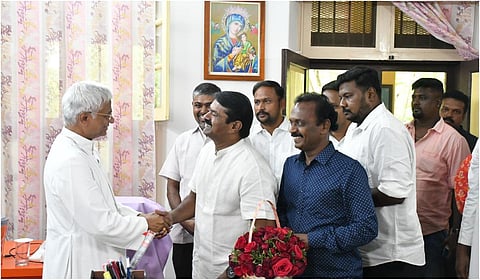 “எனது குரல் ஓங்கி ஒலிக்க வேண்டும் எனில் சட்டமன்றத்தில் என்னை அமர வையுங்கள்” - சீமான்