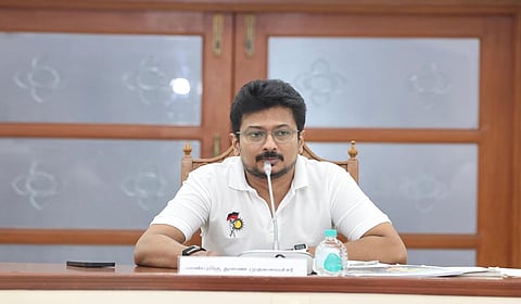 சென்னை, திருவள்ளூர், காஞ்சிபுரம், செங்கல்பட்டு மாவட்டங்களில் ரூ.338 கோடியில் மழைக்கால முன்னெச்சரிக்கை பணி: அதிகாரிகளுக்கு துணை முதல்வர் அறிவுறுத்தல்