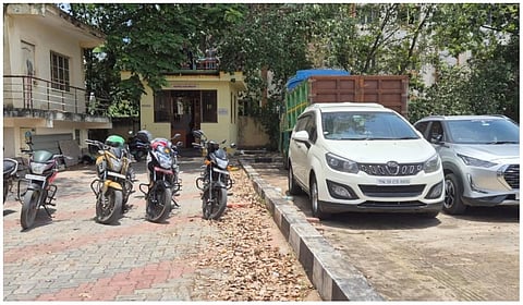 கோவையில் பைக் டாக்ஸி, வாடகைக்கு பயன்படுத்தப்பட்ட சொந்த கார்கள் பறிமுதல்: ரூ.1.8 லட்சம் அபராதம் விதிப்பு