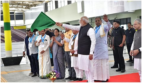 பெங்களூருவில் 3 வந்தே பாரத் ரயில், மஞ்சள் வழித்தட மெட்ரோ சேவை: பிரதமர் மோடி தொடங்கி வைப்பு