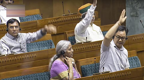 புதிய வருமான வரி மசோதா மக்களவையில் விவாதமின்றி நிறைவேற்றம்