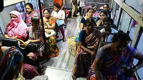 ஆந்திரா இலவச பேருந்து திட்டத்தில் திருமலை - திருப்பதி இடையே பெண்களுக்கு அனுமதி இல்லை