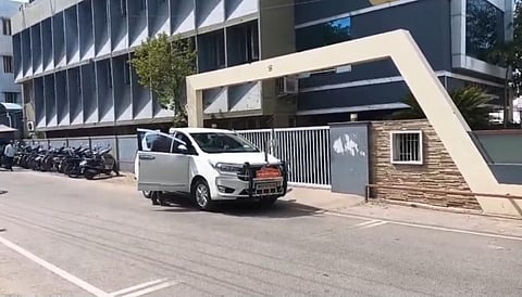 சிவகாசி: பட்டாசு ஆலை உரிமையாளர்கள் வீடு, அலுவலகங்களில் 2-வது நாளாக சோதனை