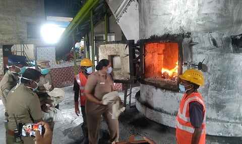 சேலத்தில் பல்வேறு வழக்குகளில் பறிமுதல் செய்யப்பட்ட 879 கிலோ கஞ்சா அழிப்பு