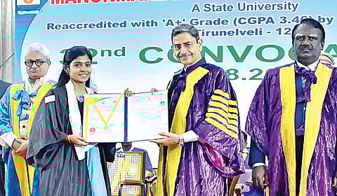 நெல்லை சுந்தரனார் பல்கலை. பட்டமளிப்பு விழா: 739 பேருக்கு பட்டம் வழங்கினார் ஆளுநர் ரவி