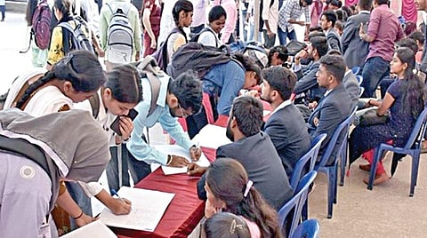 வேலைவாய்ப்பா, வேலை உத்தரவாதமா?