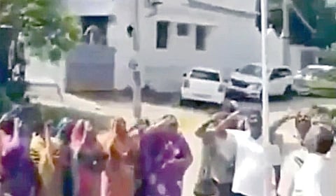 தேசிய கொடியேற்றும்போது கிறிஸ்தவ பிரச்சார பாடல் ஒலித்ததாக வெளியான வீடியோ காட்சி.