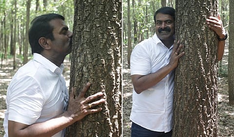 ஆக.30-ல் நாதகவின் ‘மரங்களின் மாநாடு’ நடக்கும் இடத்தை பார்வையிட்ட சீமான்!