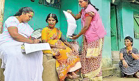 நோய் தடுப்பு மருந்து துறையில் 6,000 செவிலியர் பணியிடங்களை தொகுப்பூதியத்தில் நிரப்ப எதிர்ப்பு!