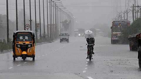 சென்னையில் முதல்முறையாக நிகழ்ந்த மேக வெடிப்பு: பல பகுதிகளில் அதிகனமழை கொட்டித் தீர்த்தது