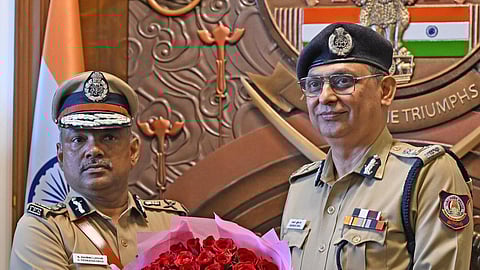 பொறுப்பு டிஜிபியாக ஜி.வெங்கடராமன் பதவியேற்றார்: கோப்புகளை ஒப்படைத்து விடைபெற்றார் சங்கர் ஜிவால்