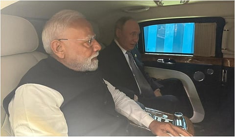 ஷாங்காய் மாநாட்டுக்குப் பின் புதினுடன் ஒரே காரில் சென்ற பிரதமர் மோடி