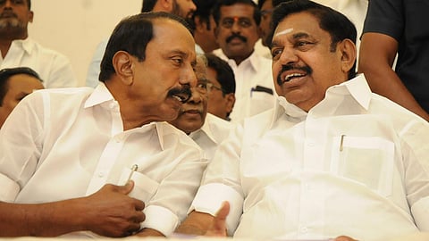 செங்கோட்டையனுடன் எடப்பாடி பழனிசாமி | கோப்புப் படம்.