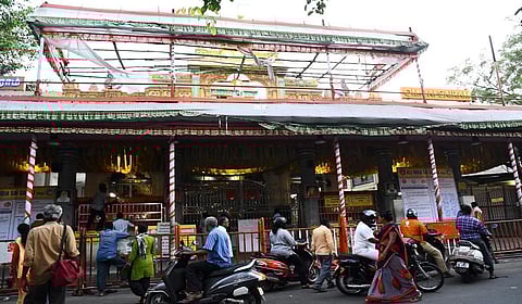 மயிலாப்பூர் சாய்பாபா கோயில் சமாஜ் நிர்வாகம் கலைப்பு: இடைக்கால நிர்வாகிகளாக ஓய்வுபெற்ற 2 நீதிபதிகள் நியமனம்