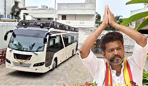 தவெக தலைவர் விஜய் பிரச்சாரம் செய்வதற்காக, சென்னை பனையூரில் உள்ள தவெக அலுவலகத்தில் தயார் நிலையில் உள்ள பேருந்து.