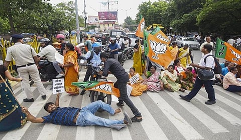 பிஹாரில் 5 மணி நேரத்துக்கு முழு அடைப்பு போராட்டம்