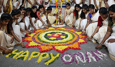 அன்பு, அறம், அமைதி, ஒற்றுமை தழைக்கட்டும்: முதல்வர், தலைவர்கள் ஓணம் திருநாள் வாழ்த்து