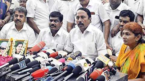 செங்கோட்டையன் ‘வாய்ஸ்’ பின்னணியில் திமுக? - என்னமோ நடக்குது... மர்மமாய் இருக்குது..!