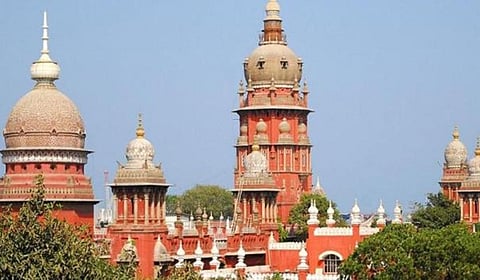 ஆவின் பாலில் கலப்படம்: அதிமுக முன்னாள் மாவட்டச் செயலாளர் உட்பட 28 பேர் மீது பதியப்பட்ட வழக்கு ரத்து