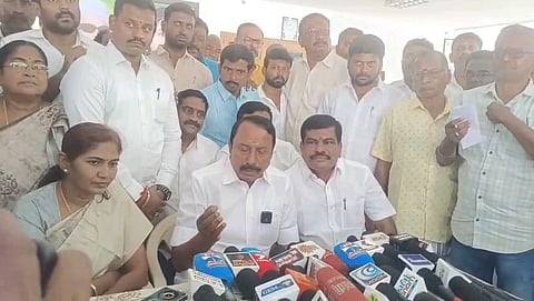 கட்சி ஜனநாயகம் பற்றி மேடையில் மட்டும்தான் எடப்பாடி பேசுகிறார்: செங்கோட்டையன் விமர்சனம்