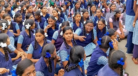 கிராமப்புற மாணவிகளுக்கான ஊக்கத் தொகை: விவரங்களை பதிவேற்ற தொடக்கக் கல்வித் துறை உத்தரவு