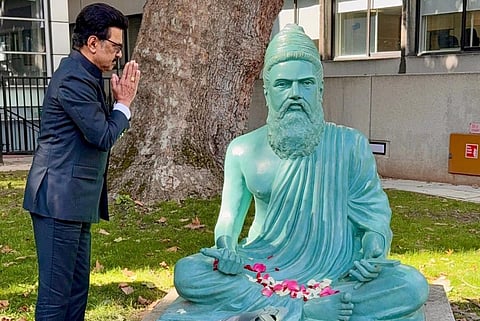 லண்டனில் திருவள்ளுவர் சிலைக்கு மரியாதை செலுத்திய முதல்வர் ஸ்டாலின்!