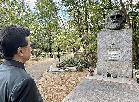 லண்டன் மார்க்ஸ் நினைவிடத்தில் முதல்வர் ஸ்டாலின் மரியாதை: அம்பேத்கர் தங்கிய இல்லத்தையும் பார்வையிட்டார்