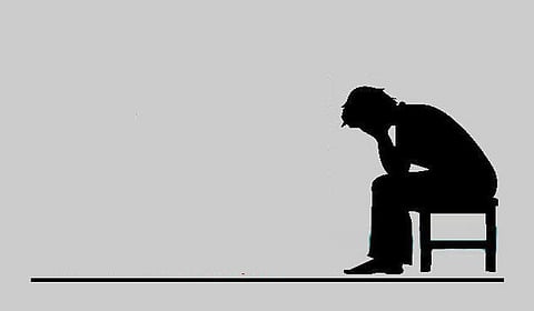 ‘தற்கொலையில் ஈடுபடுவோரின் சராசரி வயது குறைகிறது’ - மனநிலையில் அசாதாரண மாற்றமா?