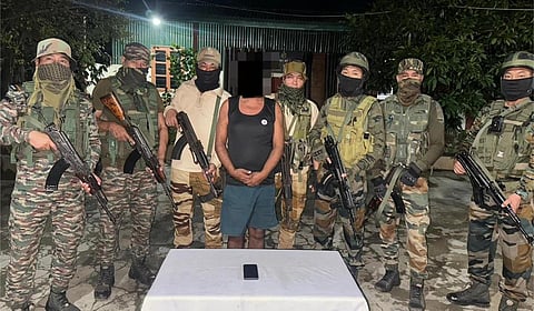 மணிப்பூரில் 11 தீவிரவாதிகள் கைது: துப்பாக்கி உட்பட ஆயுதங்கள் பறிமுதல்