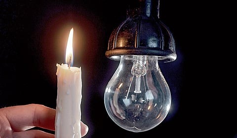 குறைந்த மின் அழுத்த பிரச்சினை: போராடும் வேங்கடமங்கலம் கிராம மக்கள்!