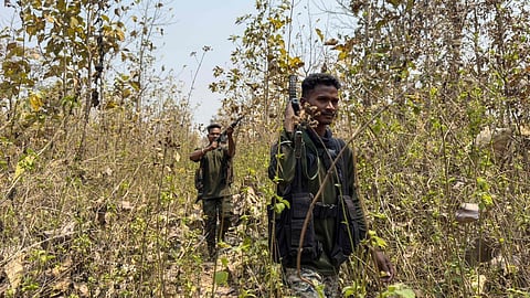 சத்தீஸ்கரில் 71 நக்சலைட்கள் போலீஸில் சரணடைந்தனர்