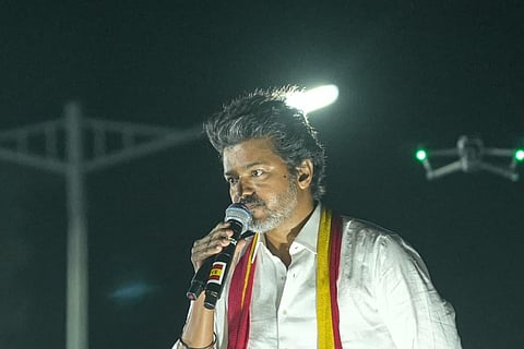 “திமுகவுக்கு ஏடிஎம் ஆக...” - கரூரில் செந்தில் பாலாஜியை சீண்டிய விஜய்