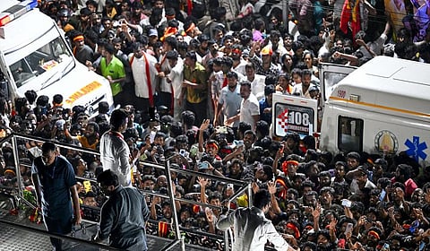 தவெக தொண்டர்களுக்கு ஆம்புலன்ஸ்களை தாக்கும் மனநிலை ஏற்பட்டதற்கு இபிஎஸ் பொறுப்பேற்க வேண்டும்: அமைச்சர்