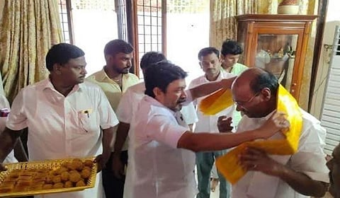 ராமதாஸுடன் சி.வி.சண்முகம் திடீர் சந்திப்பு