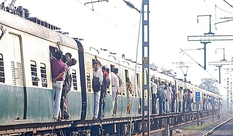 ஞாயிறு அட்டவணைப்படி இன்றும், நாளையும் மின்சார ரயில் சேவை