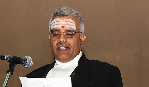 முரண்களே முட்களாக: காலம் சதுரங்கமா? சக்கரமா?