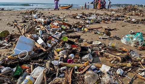 கடலை ஆக்கிரமிக்கும் ஞெகிழிக் குப்பை | சொல்... பொருள்... தெளிவு