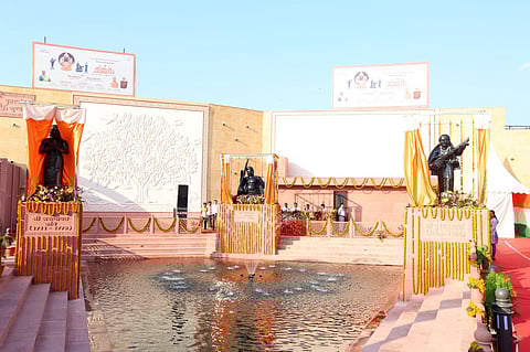 அயோத்தியில் தென்னிந்திய இசை மேதைகளின் சிலை திறப்பு!