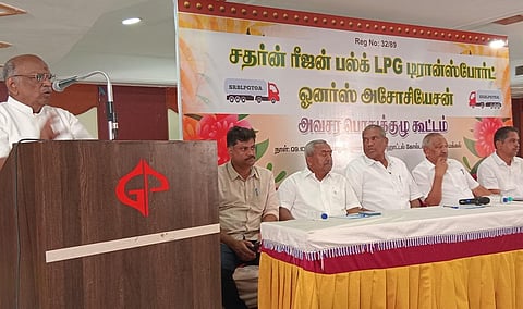 கேஸ் டேங்கர் லாரி உரிமையாளர்கள் சங்கம் வேலைநிறுத்தம்: 5 மாநிலங்களில் கேஸ் தட்டுப்பாடு அபாயம்