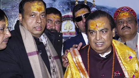 பத்ரிநாத் கோயிலில் முகேஷ் அம்பானி சுவாமி தரிசனம்