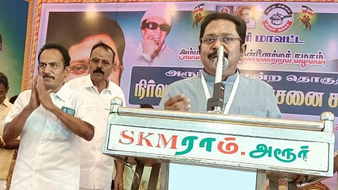 அரூர் தொகுதி வேட்பாளராக ஆர். ஆர். முருகனை அறிமுகப்படுத்திய தினகரன்.