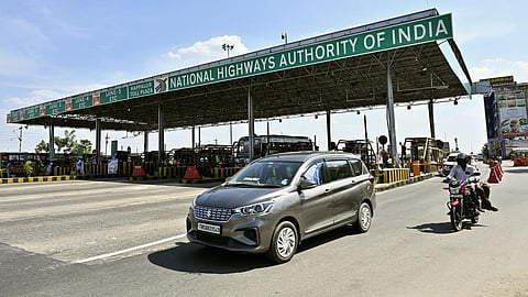 தேசிய நெடுஞ்சாலை சுங்கச் சாவடிகளில் அசுத்தமான கழிவறை பற்றிய தகவலுக்கு ரூ.1,000 பரிசு!