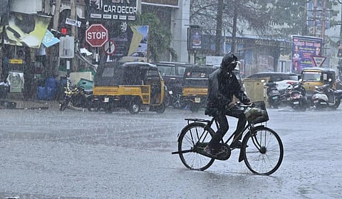 தமிழகத்தில் இன்று தொடங்குகிறது வடகிழக்கு பருவமழை: சென்னை உள்ளிட்ட 26 மாவட்டங்களில் கனமழைக்கு வாய்ப்பு